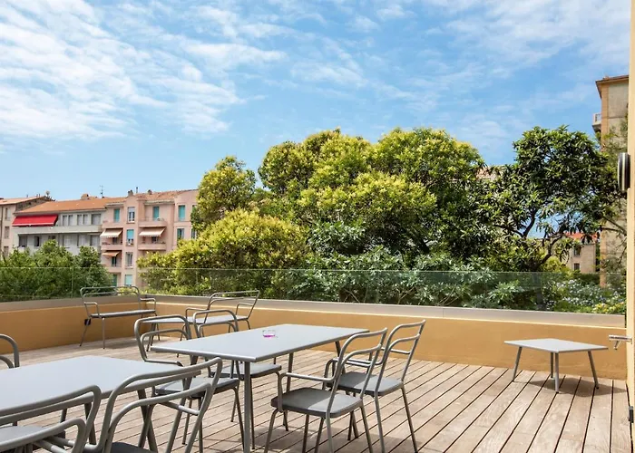 Lägenhetshotell Residenza Leca Colonna